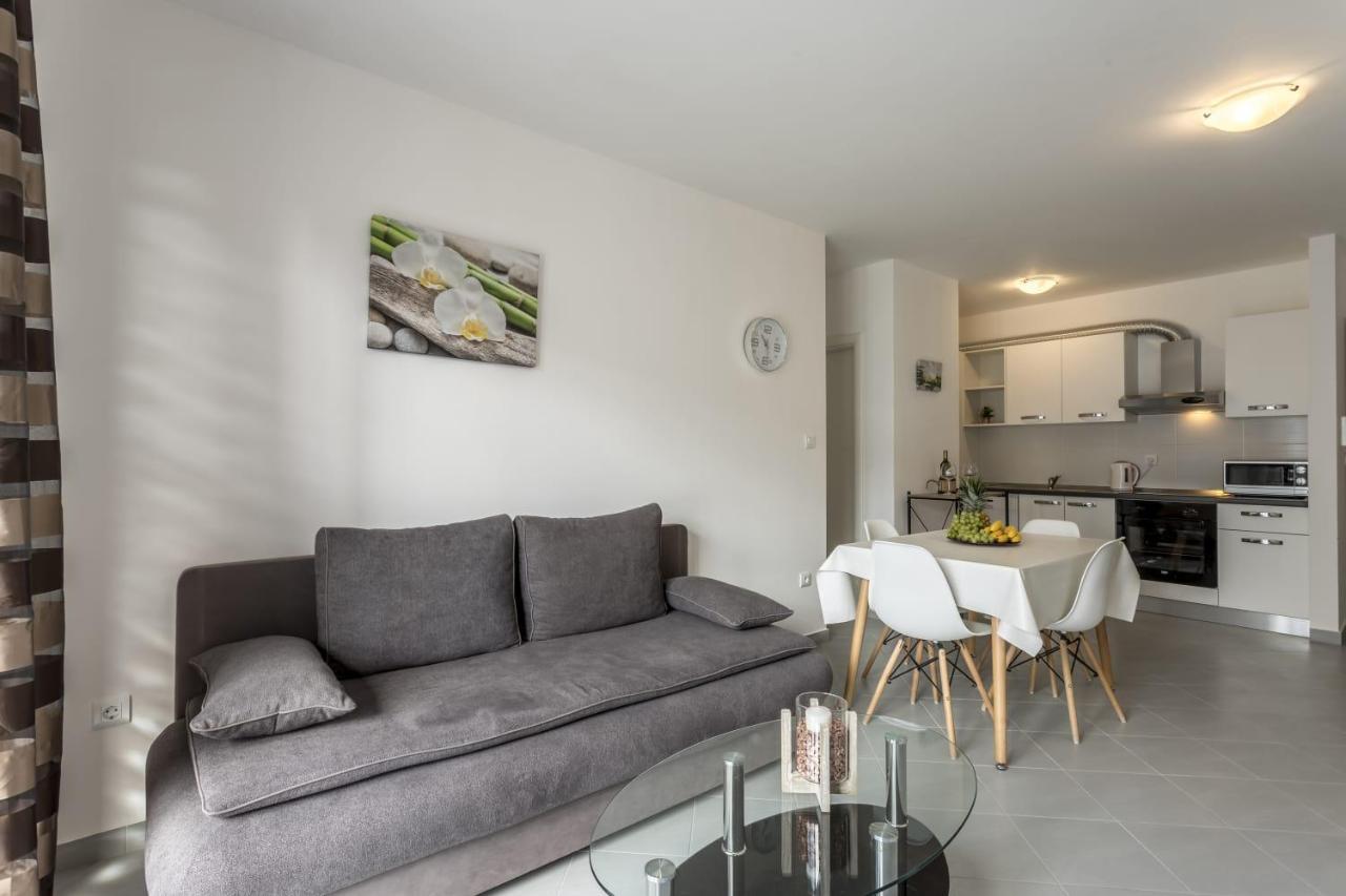 Cool Apartman Split Exterior photo